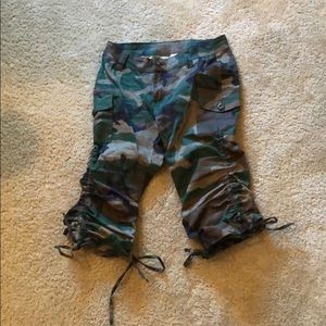 Army Print Capris